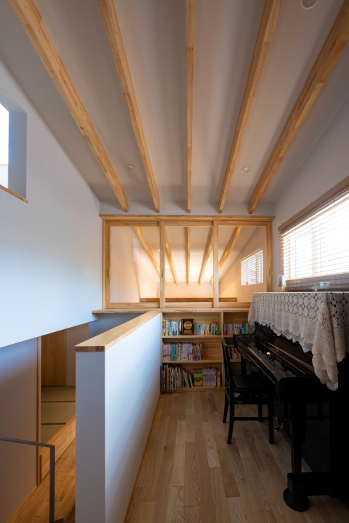 ３世代が集う大屋根の家(内観）